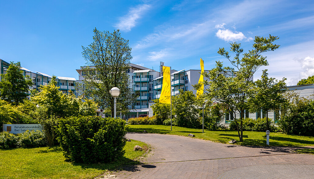 rehaklinik-bad-salzelmen-gebaude-ohne-person-2