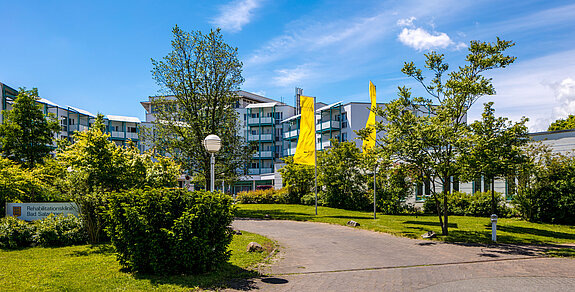 rehaklinik-bad-salzelmen-gebaude-ohne-person-2